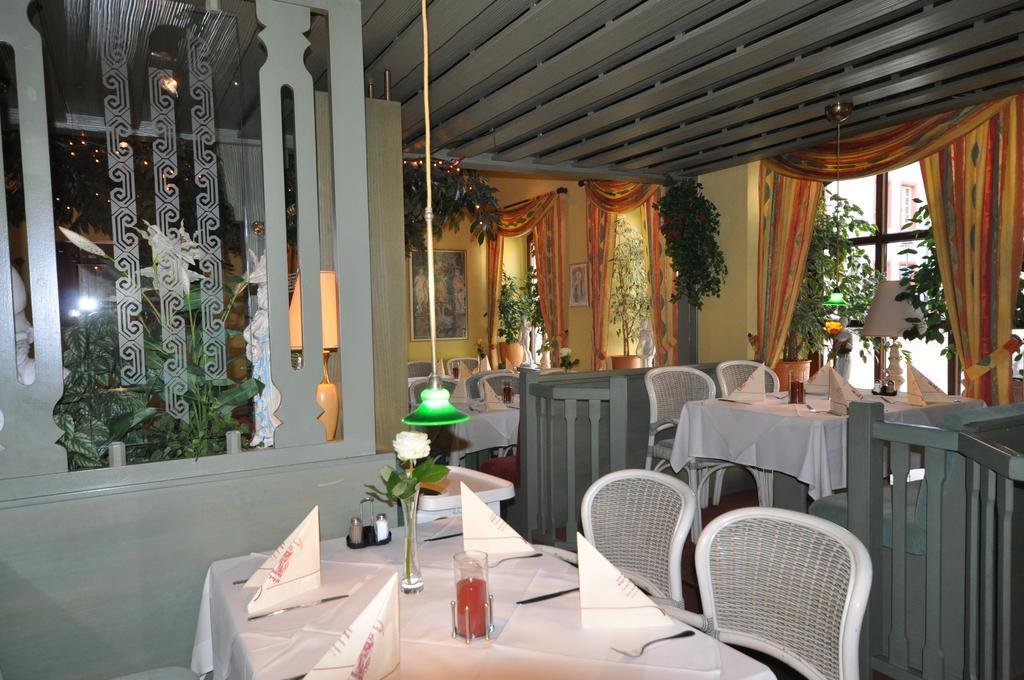 雅典餐厅酒店 Münstermaifeld 外观 照片