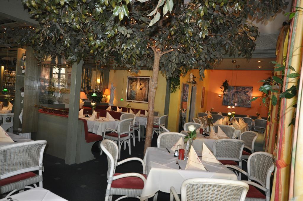 雅典餐厅酒店 Münstermaifeld 外观 照片
